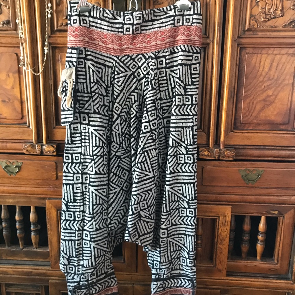 Global fashions Harem Pants Made in Thailand Size Medium
